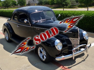 Right front 1940 Ford Deluxe Coupe