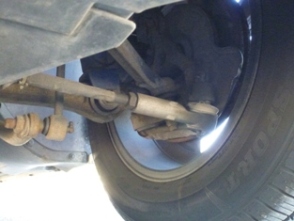 undercarriage 2006 Dodge Magnum