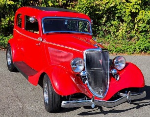 Right front 1934 Ford Victoria